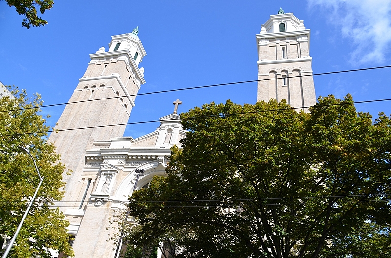 089_USA_Seattle_St_James_Cathedral.JPG