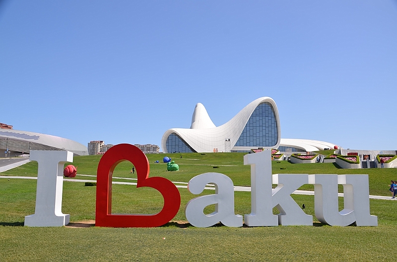 135_Azerbaijan_Baku_The_Heydar_Aliyev_Cultural_Center.JPG