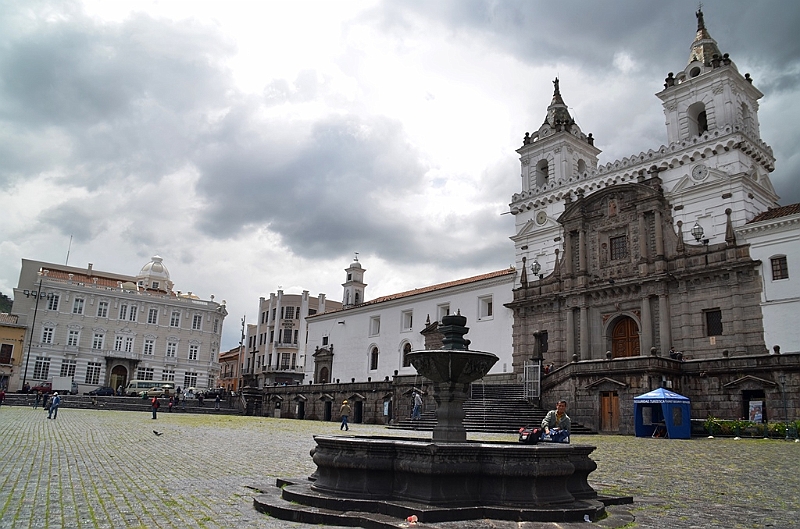 048_Ecuador_Quito_Plaza_San_Francisco.JPG