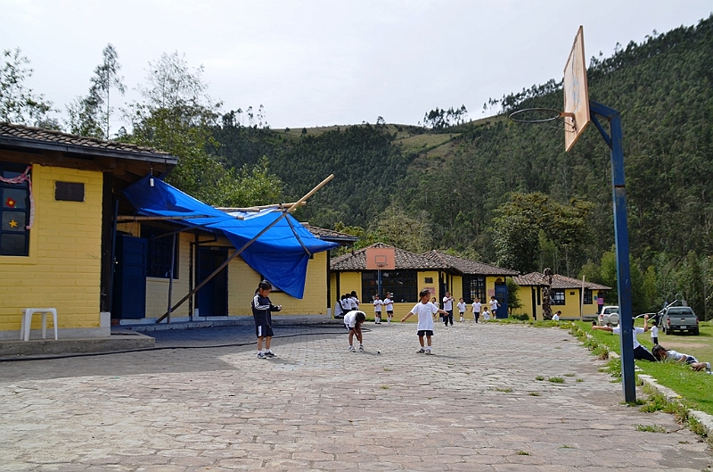 143_Ecuador_Schoolvisit.JPG