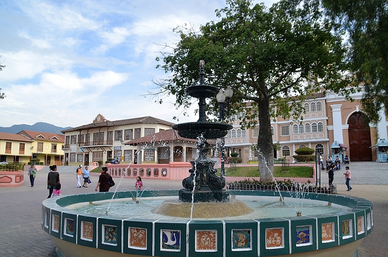 573_Ecuador_Loja_Plaza_de_la_Independencia.JPG