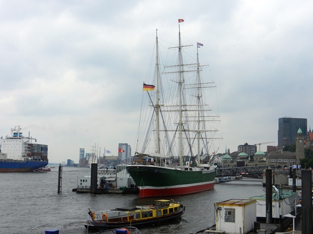 016_Hamburg_Hafenrundfahrt.JPG