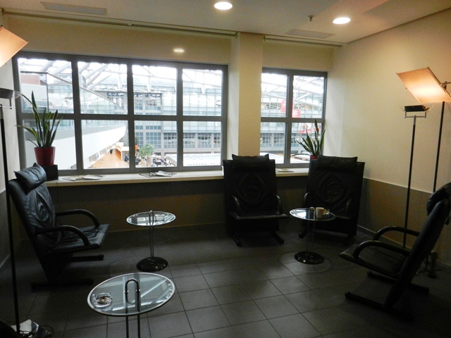170_Hamburg_Airport_Lounge_Raucherraum.JPG