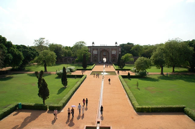 035_India_New_Delhi_Humayuns_Tomb.JPG