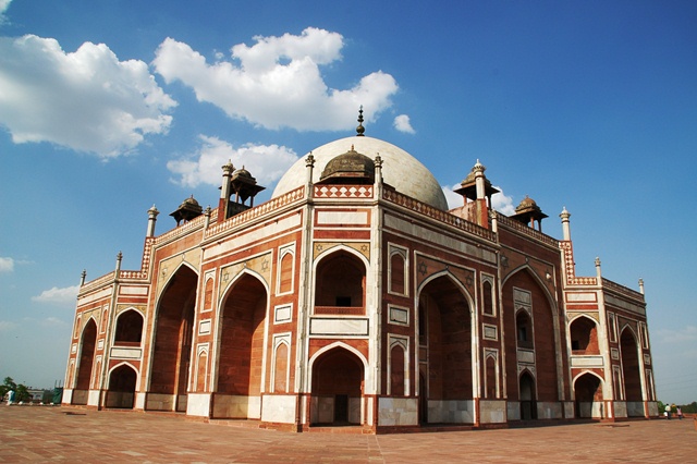 036_India_New_Delhi_Humayuns_Tomb.JPG