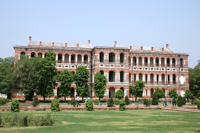 584_India_New_Delhi_Red_Fort.JPG