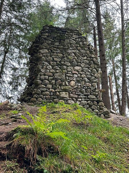 046_Italien_Suedtirol_Antholz_Burgruine_Altrasen.JPG