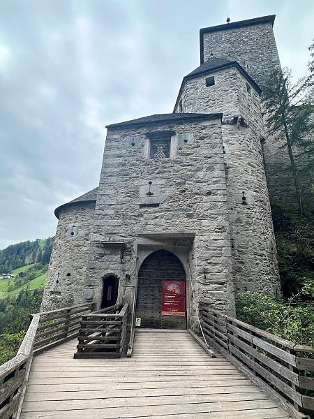 093_Italien_Suedtirol_Ahrntal_Burg_Taufern.JPG