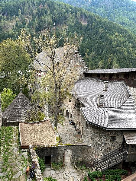 099_Italien_Suedtirol_Ahrntal_Burg_Taufern.JPG