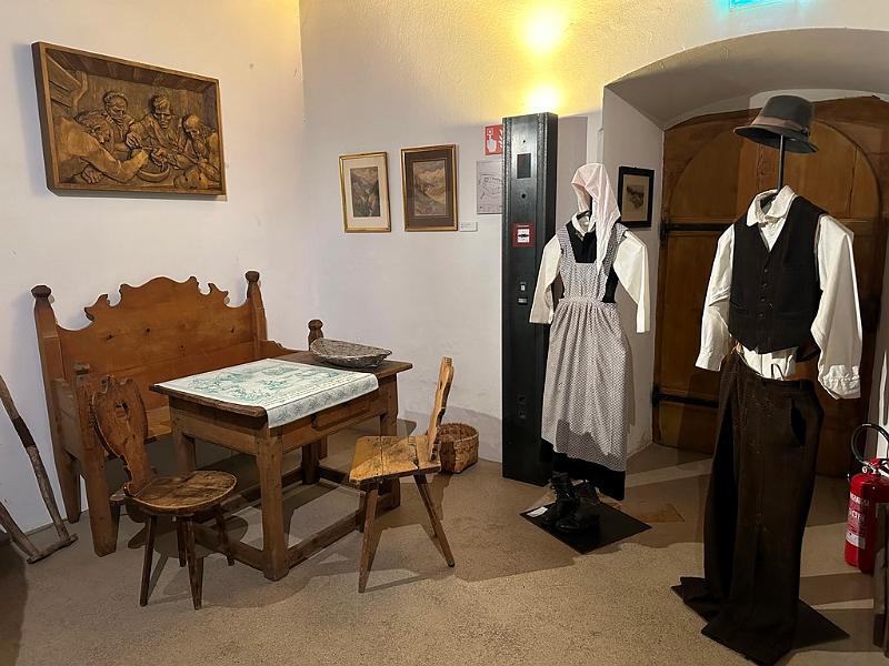 122_Italien_Suedtirol_Bruneck_Messner_Mountain_Museum_Ripa.JPG