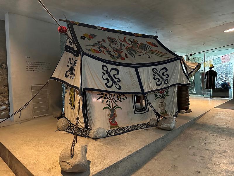 134_Italien_Suedtirol_Bruneck_Messner_Mountain_Museum_Ripa.JPG