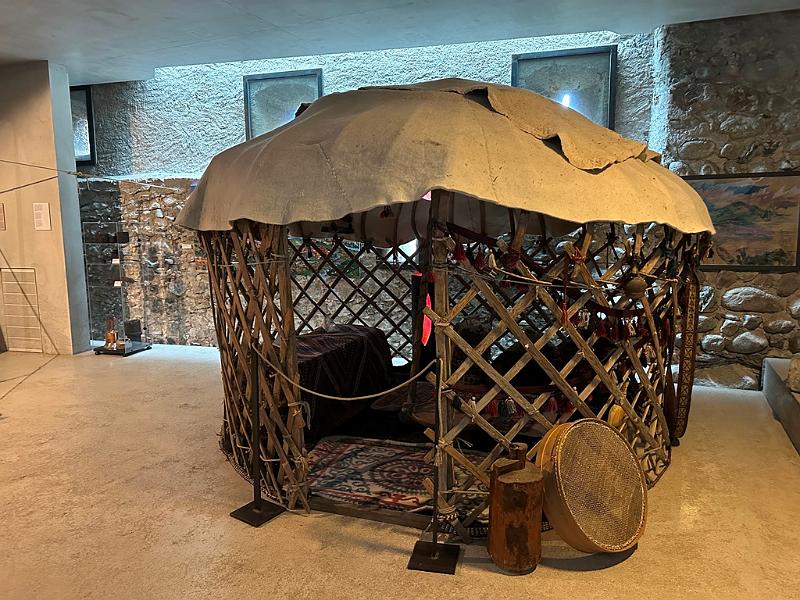 135_Italien_Suedtirol_Bruneck_Messner_Mountain_Museum_Ripa.JPG