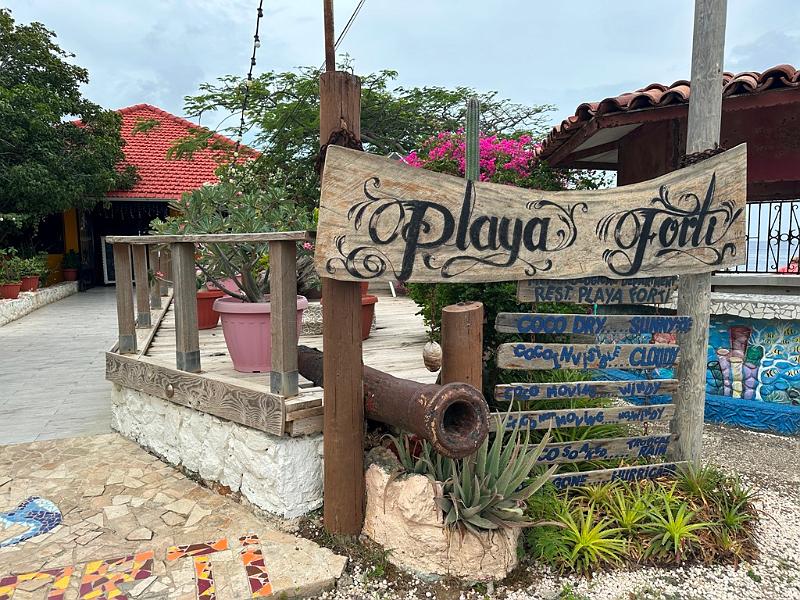 120_Curacao_Playa_Piskado.JPG