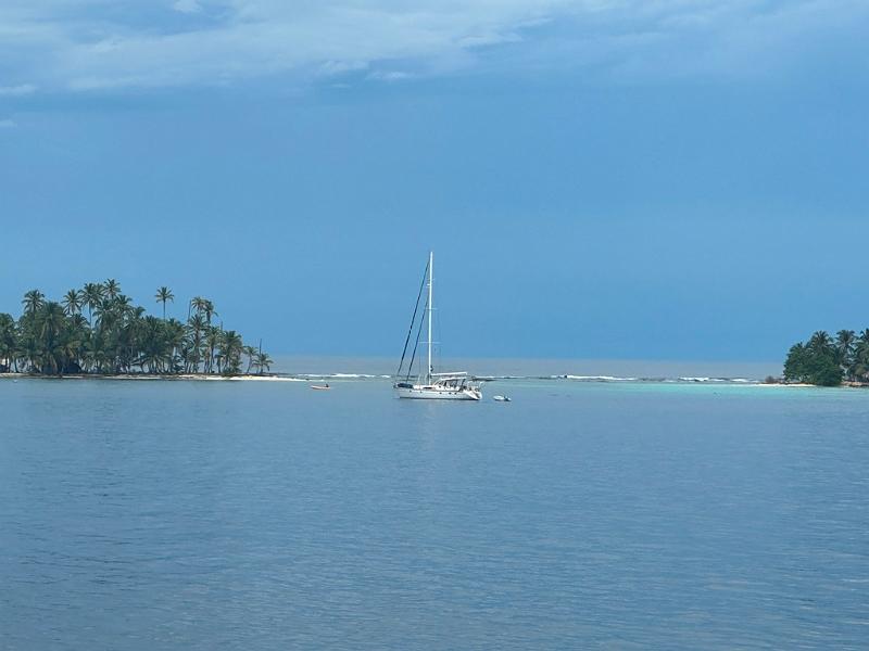 026_Panama_Holandes_Cay_Beach.JPG