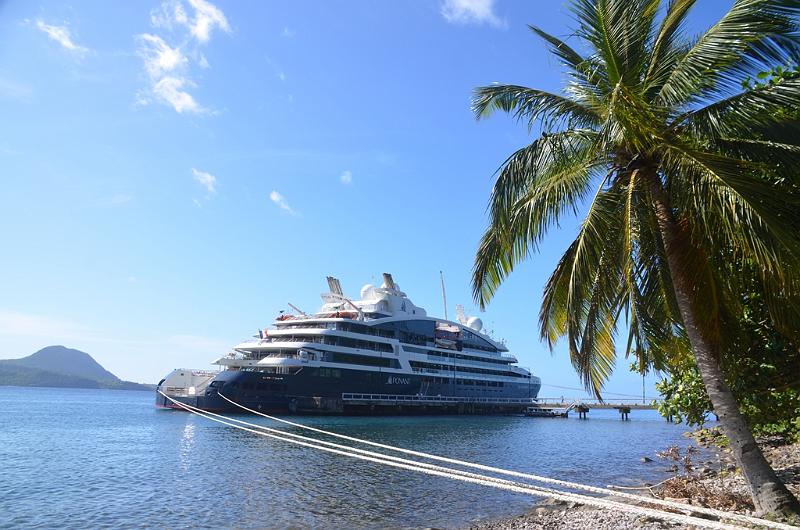 100_Ponant_Le_Dumont_d_Urville.JPG
