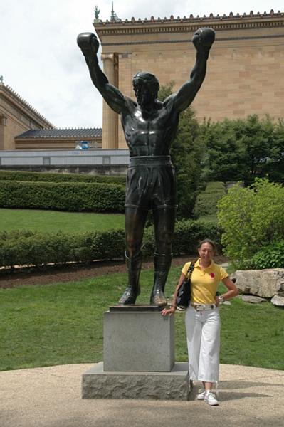 43_Philadelphia_Rocky_Statue_Pia.JPG - UNICODE