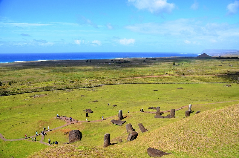 192_Chile_Easter_Island_Rano_Raraku.JPG
