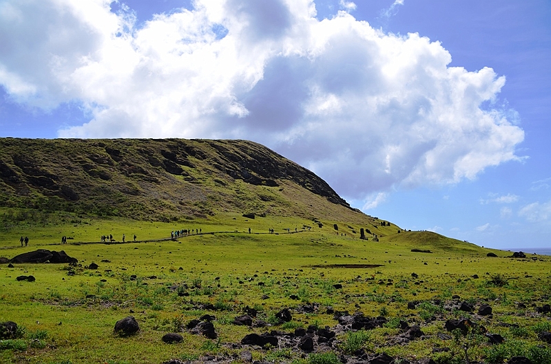 212_Chile_Easter_Island_Rano_Raraku.JPG