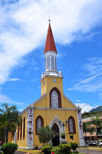 048_Tahiti_Papeete_Cathedrale_Notre_Dame.JPG