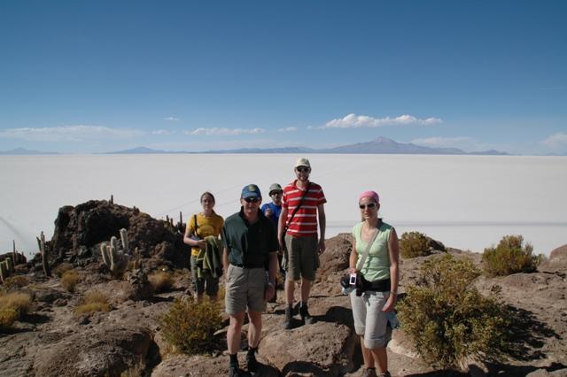 440_Bolivien_Salar_de_Uyuni_Isla_del_Pescado_Gruppe.JPG