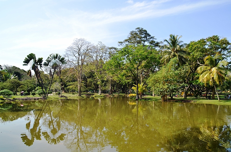 017_Sri_Lanka_Colombo_Viharamahadevi_Park.JPG