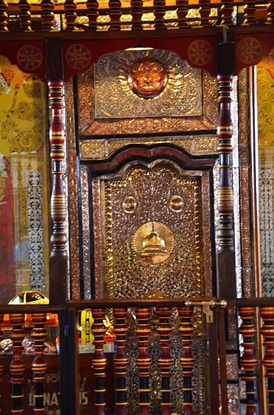 321_Sri_Lanka_Kandy_Temple_of_the_Sacred_Tooth.JPG